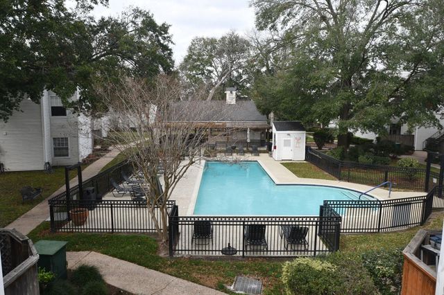 9809 Richmond Avenue E 16, Houston, TX 77042