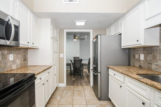 9809 Richmond Avenue E 16, Houston, TX 77042