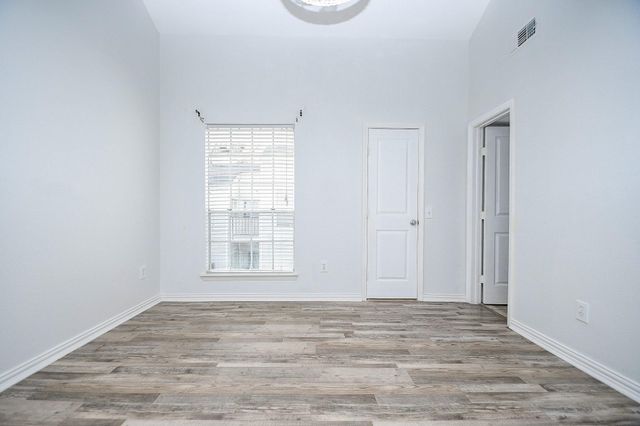 9809 Richmond Avenue E 16, Houston, TX 77042