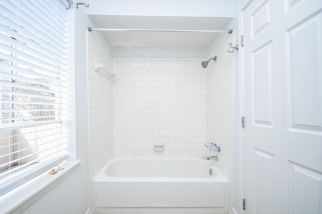 9809 Richmond Avenue E 16, Houston, TX 77042