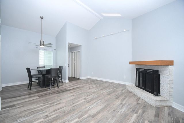 9809 Richmond Avenue E 16, Houston, TX 77042