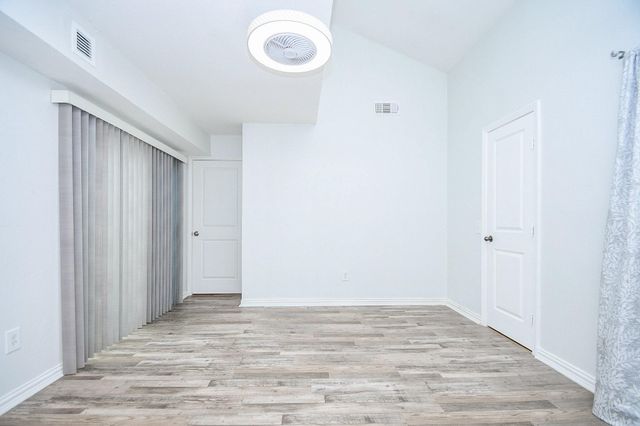 9809 Richmond Avenue E 16, Houston, TX 77042