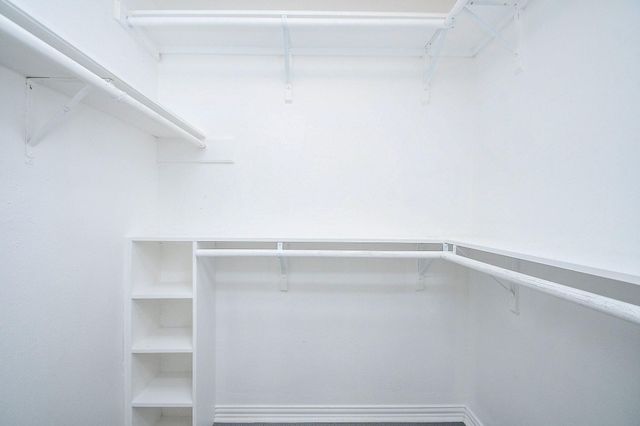 9809 Richmond Avenue E 16, Houston, TX 77042