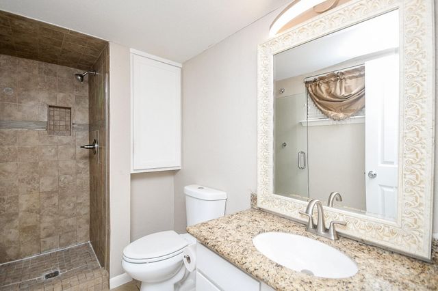 9809 Richmond Avenue E 16, Houston, TX 77042