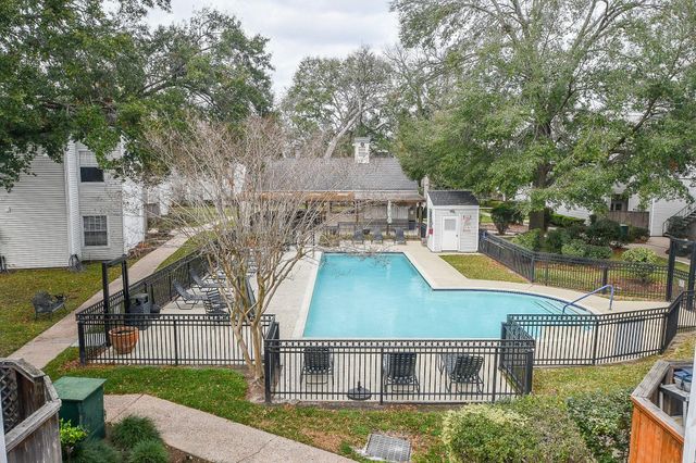 9809 Richmond Avenue E 16, Houston, TX 77042