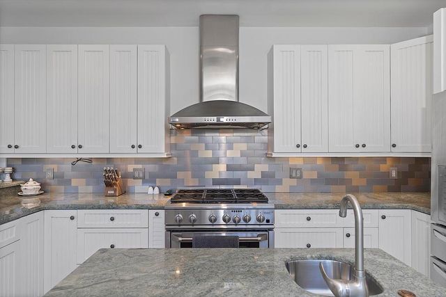 1106 N LAKESIDE Drive, Lake Worth Beach, FL 33460