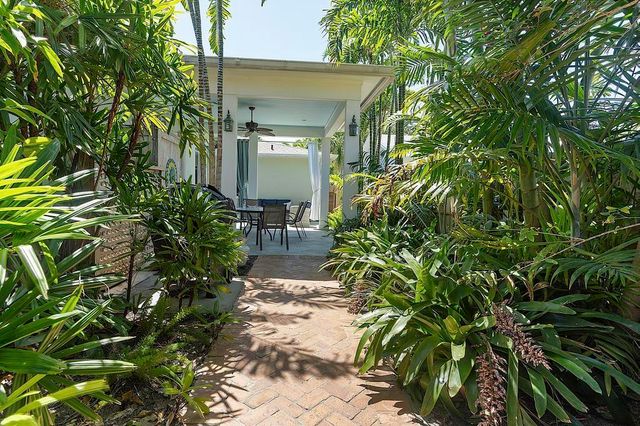 1106 N LAKESIDE Drive, Lake Worth Beach, FL 33460