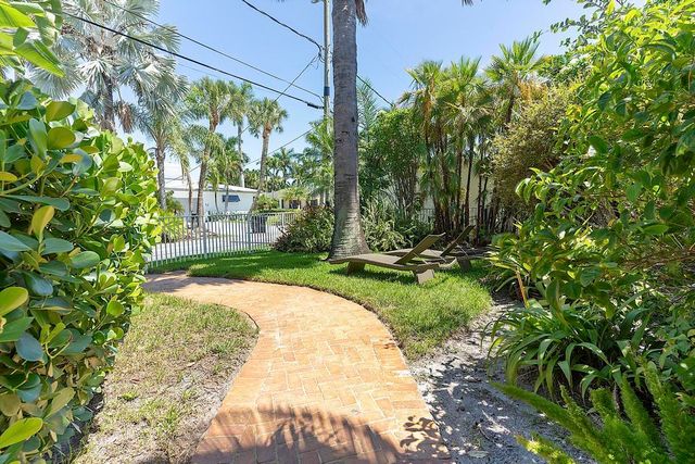 1106 N LAKESIDE Drive, Lake Worth Beach, FL 33460