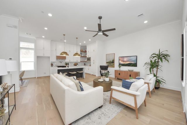 927 Fisher Street B, Houston, TX 77018