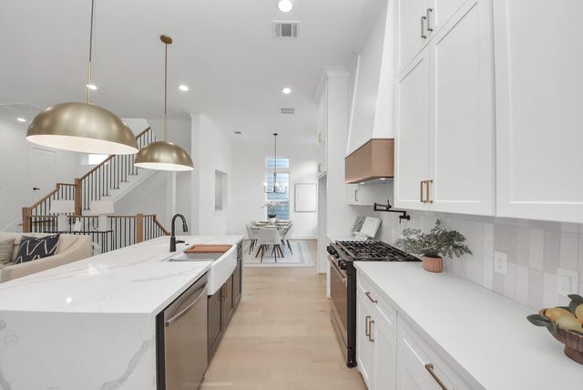 927 Fisher Street B, Houston, TX 77018