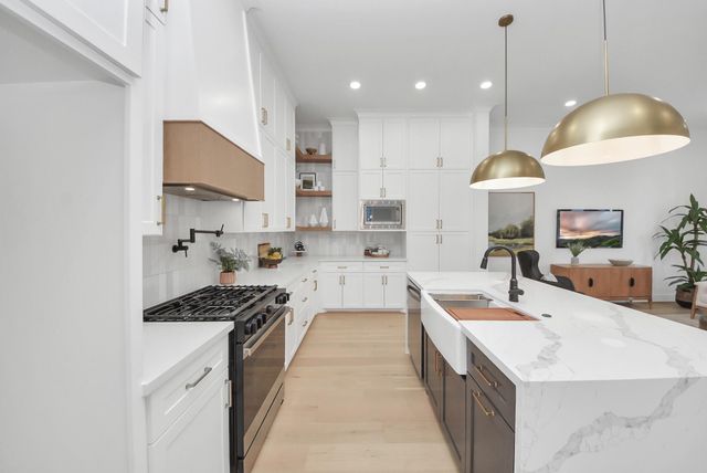 927 Fisher Street B, Houston, TX 77018