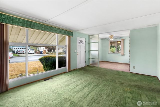 7037 E B Street, Tacoma, WA 98404