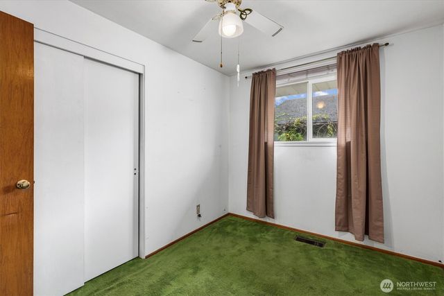 7037 E B Street, Tacoma, WA 98404