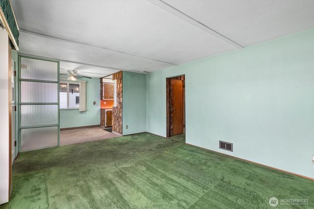 7037 E B Street, Tacoma, WA 98404