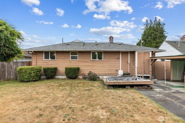 7037 E B Street, Tacoma, WA 98404