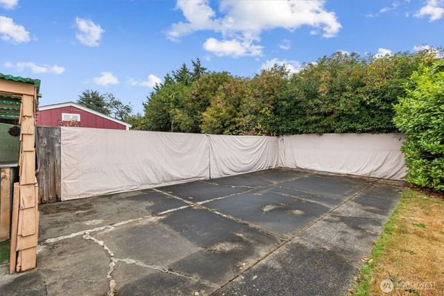 7037 E B Street, Tacoma, WA 98404