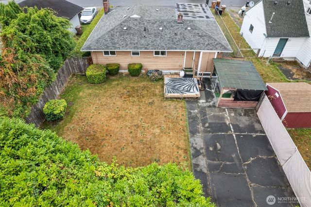 7037 E B Street, Tacoma, WA 98404