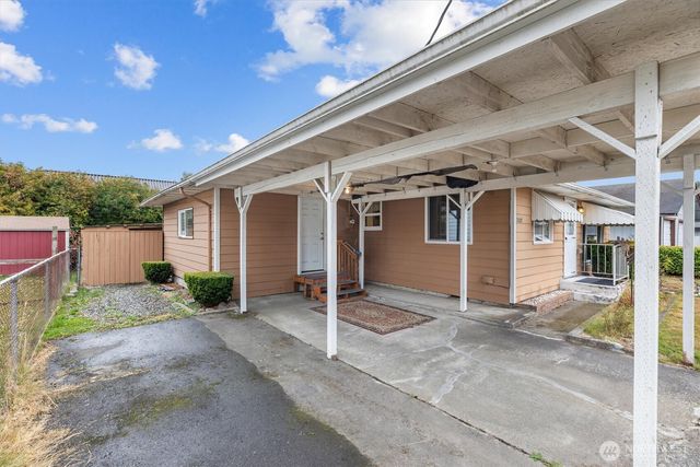 7037 E B Street, Tacoma, WA 98404
