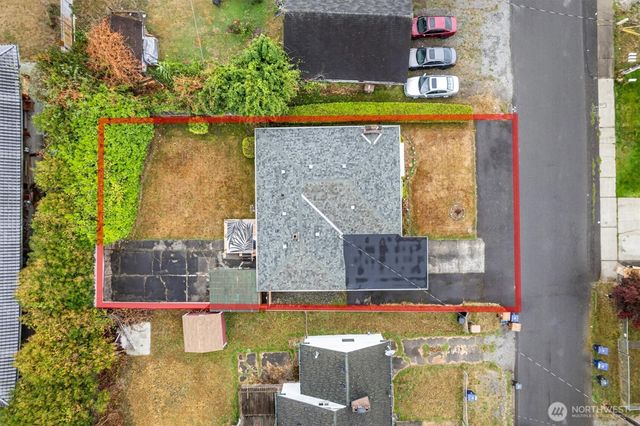 7037 E B Street, Tacoma, WA 98404