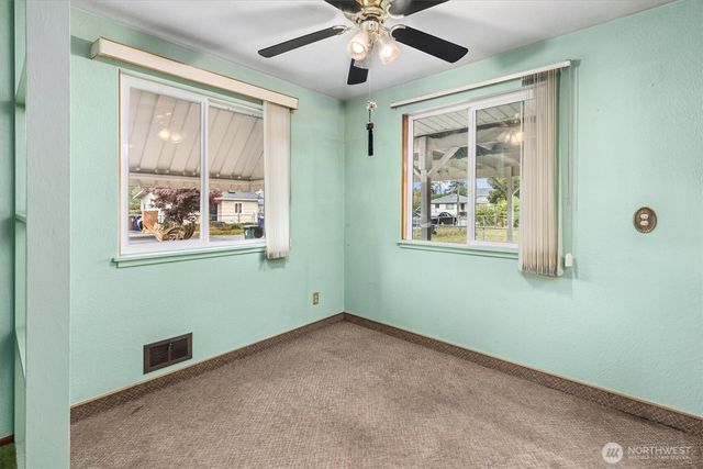 7037 E B Street, Tacoma, WA 98404