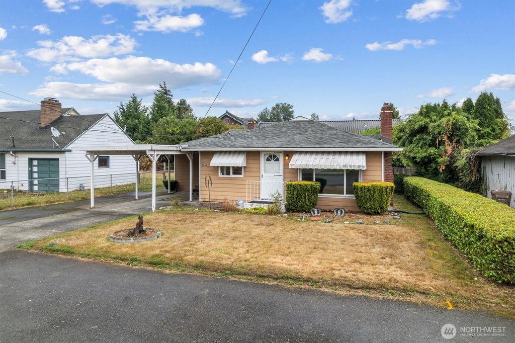 7037 E B Street, Tacoma, WA 98404