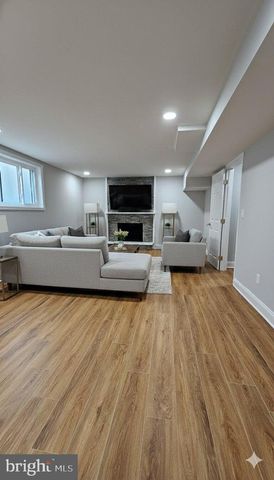 1305 WOODSIDE PKWY, Silver Spring, MD 20910