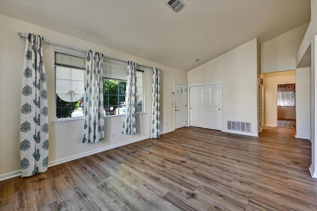 1512 Jamie Dr, Yuba City, CA 95993