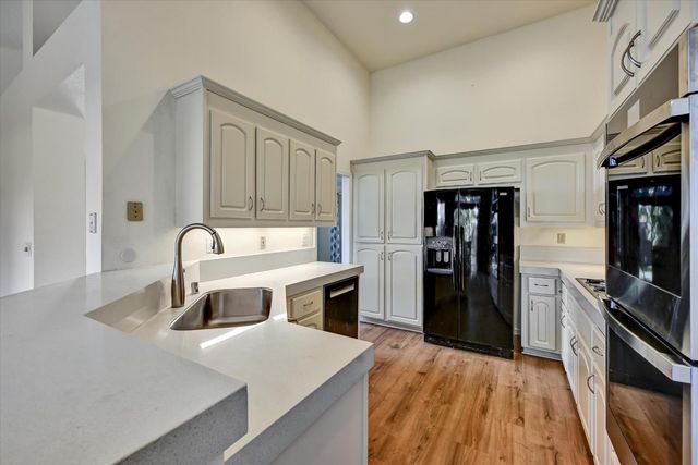 1512 Jamie Dr, Yuba City, CA 95993