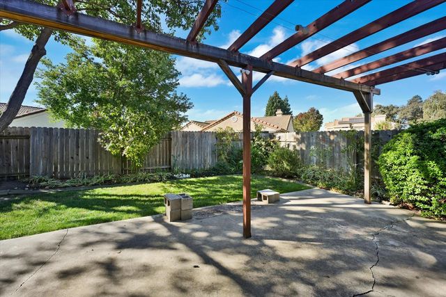 1512 Jamie Dr, Yuba City, CA 95993