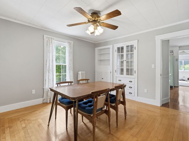 98 Walnut St, North Brookfield, MA 01535