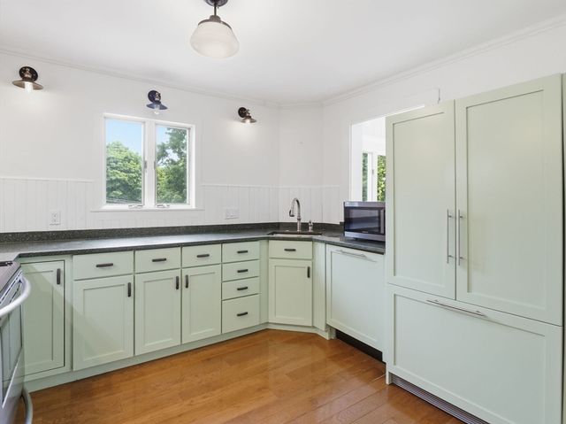 98 Walnut St, North Brookfield, MA 01535