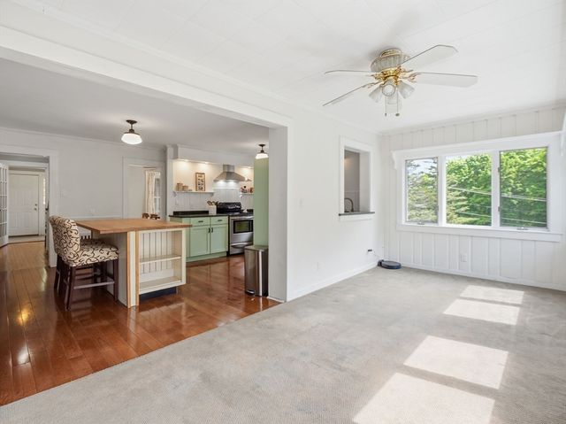 98 Walnut St, North Brookfield, MA 01535