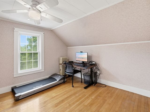 98 Walnut St, North Brookfield, MA 01535