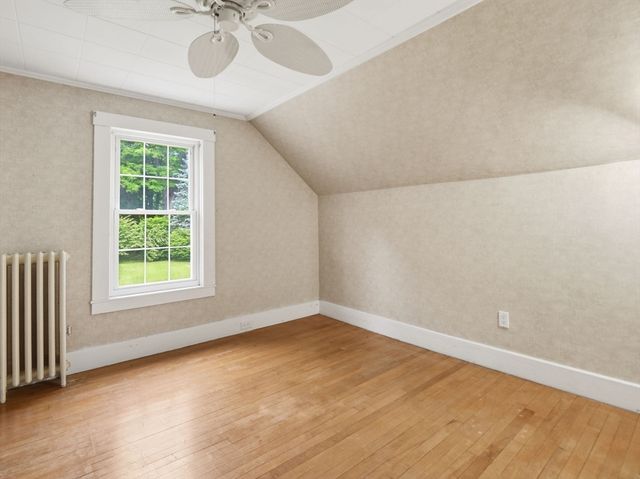 98 Walnut St, North Brookfield, MA 01535