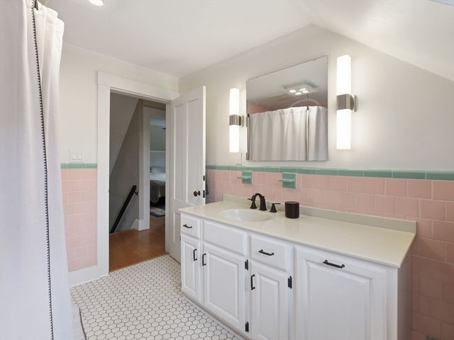 98 Walnut St, North Brookfield, MA 01535