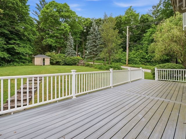 98 Walnut St, North Brookfield, MA 01535