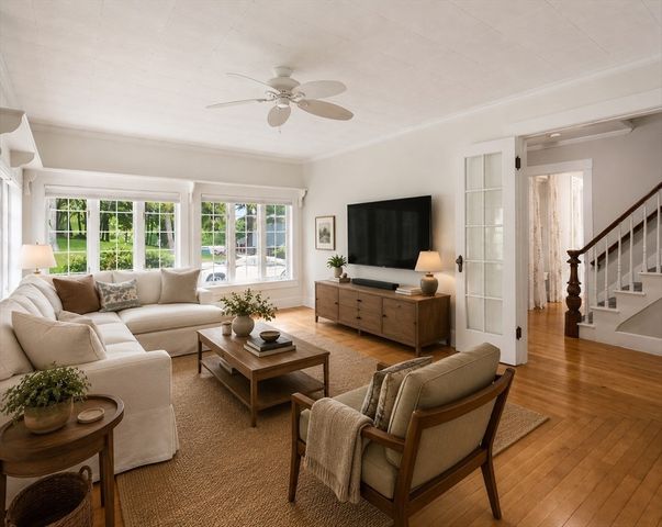 98 Walnut St, North Brookfield, MA 01535