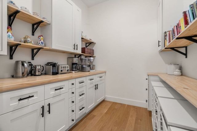 283 Walnut Street, Wellesley, MA 02481
