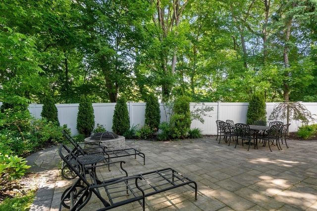 283 Walnut Street, Wellesley, MA 02481