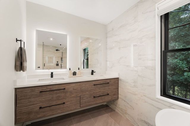 283 Walnut Street, Wellesley, MA 02481