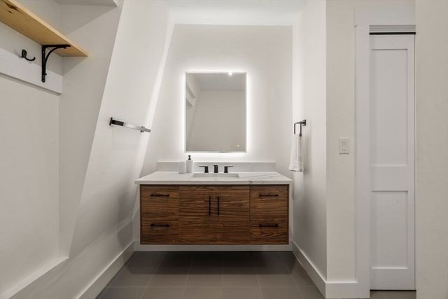 283 Walnut Street, Wellesley, MA 02481