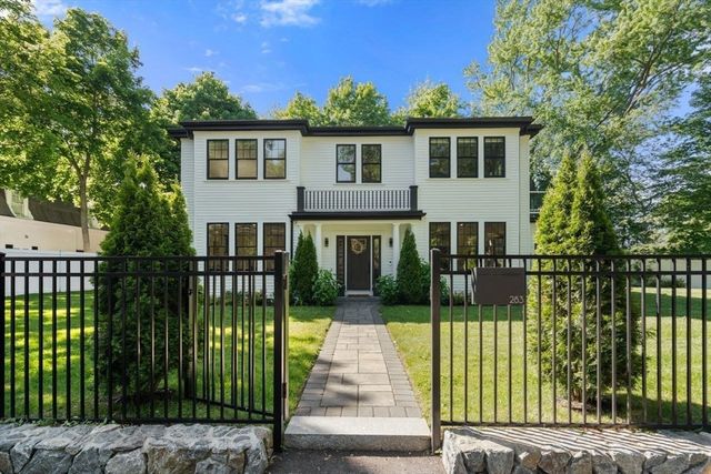 283 Walnut Street, Wellesley, MA 02481