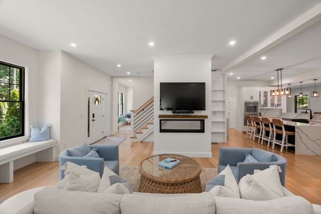 283 Walnut Street, Wellesley, MA 02481