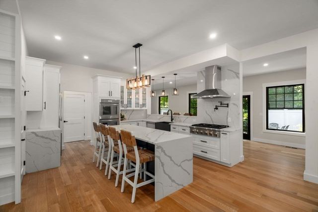283 Walnut Street, Wellesley, MA 02481