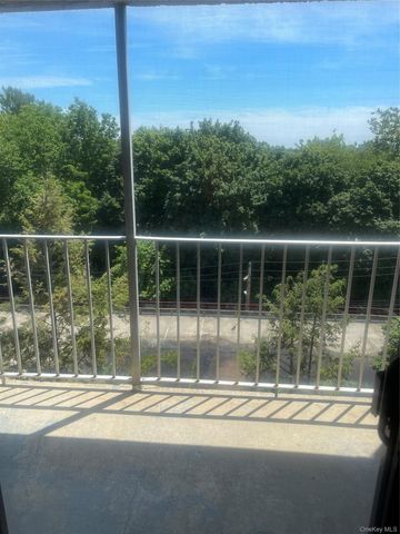 671 Bronx River Road 4G, Yonkers, NY 10704