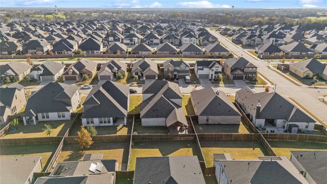 233 Braves Way, Lavon, TX 75166