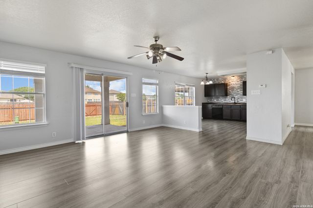 6930 Pecan Fall, Converse, TX 78109