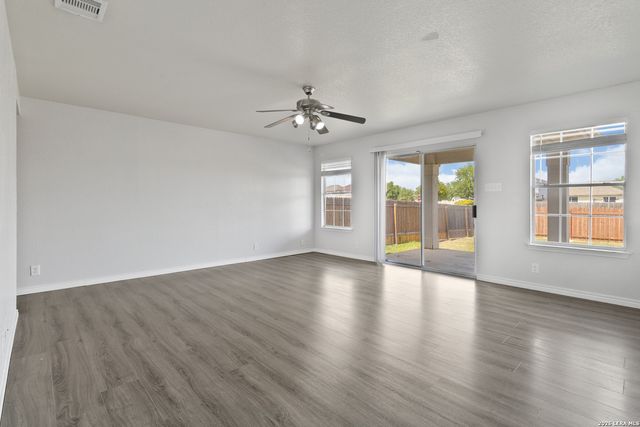 6930 Pecan Fall, Converse, TX 78109