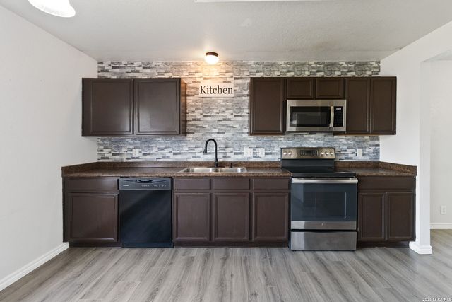 6930 Pecan Fall, Converse, TX 78109