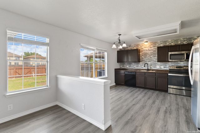 6930 Pecan Fall, Converse, TX 78109